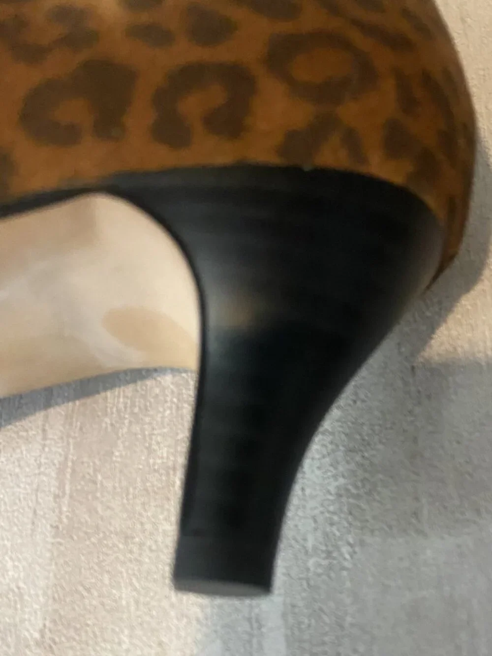 Clarks Collection Linvale Judith Leopard Suede Kitten Heel Ankle Boots Size 10W